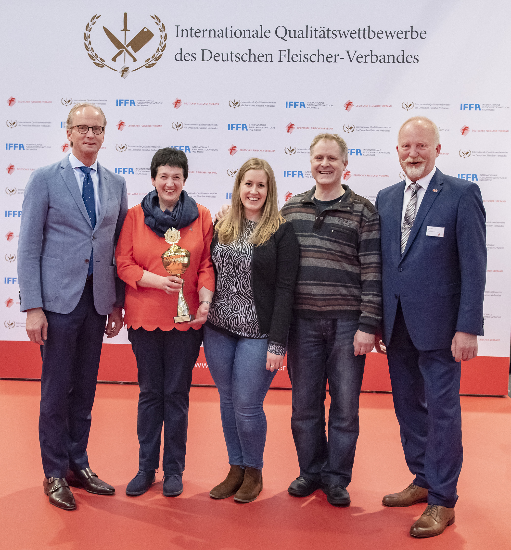 Wettbewerbe 24: Pokalübergabe Internationaler Qualitätswettbewerb Würstchen